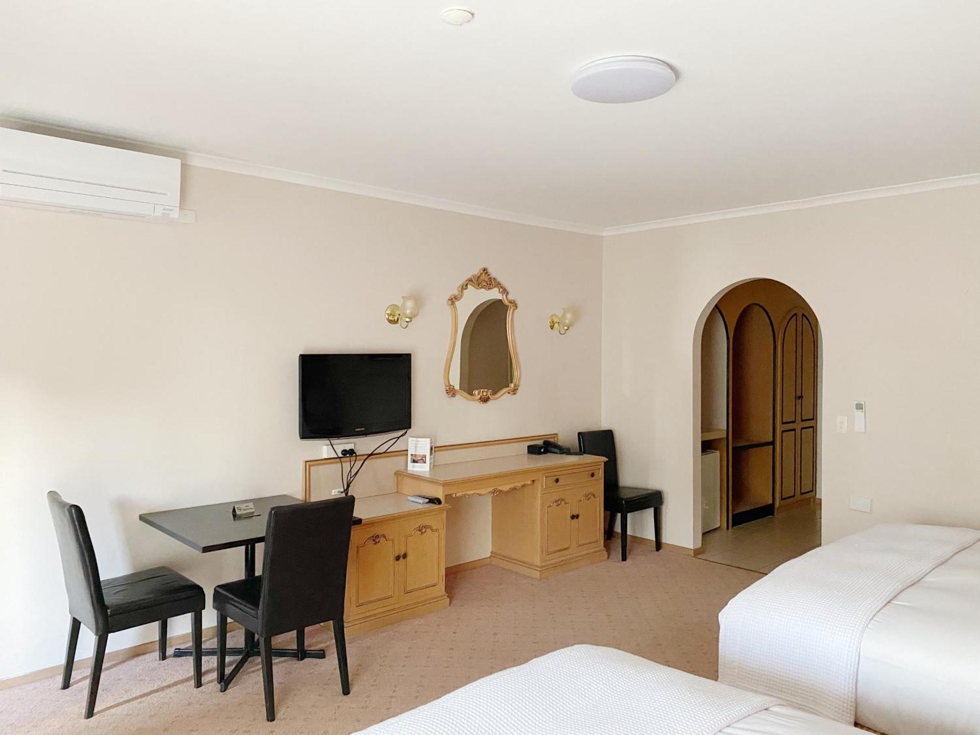 Golden Chain Country Plaza Motel هولز غاب المظهر الخارجي الصورة