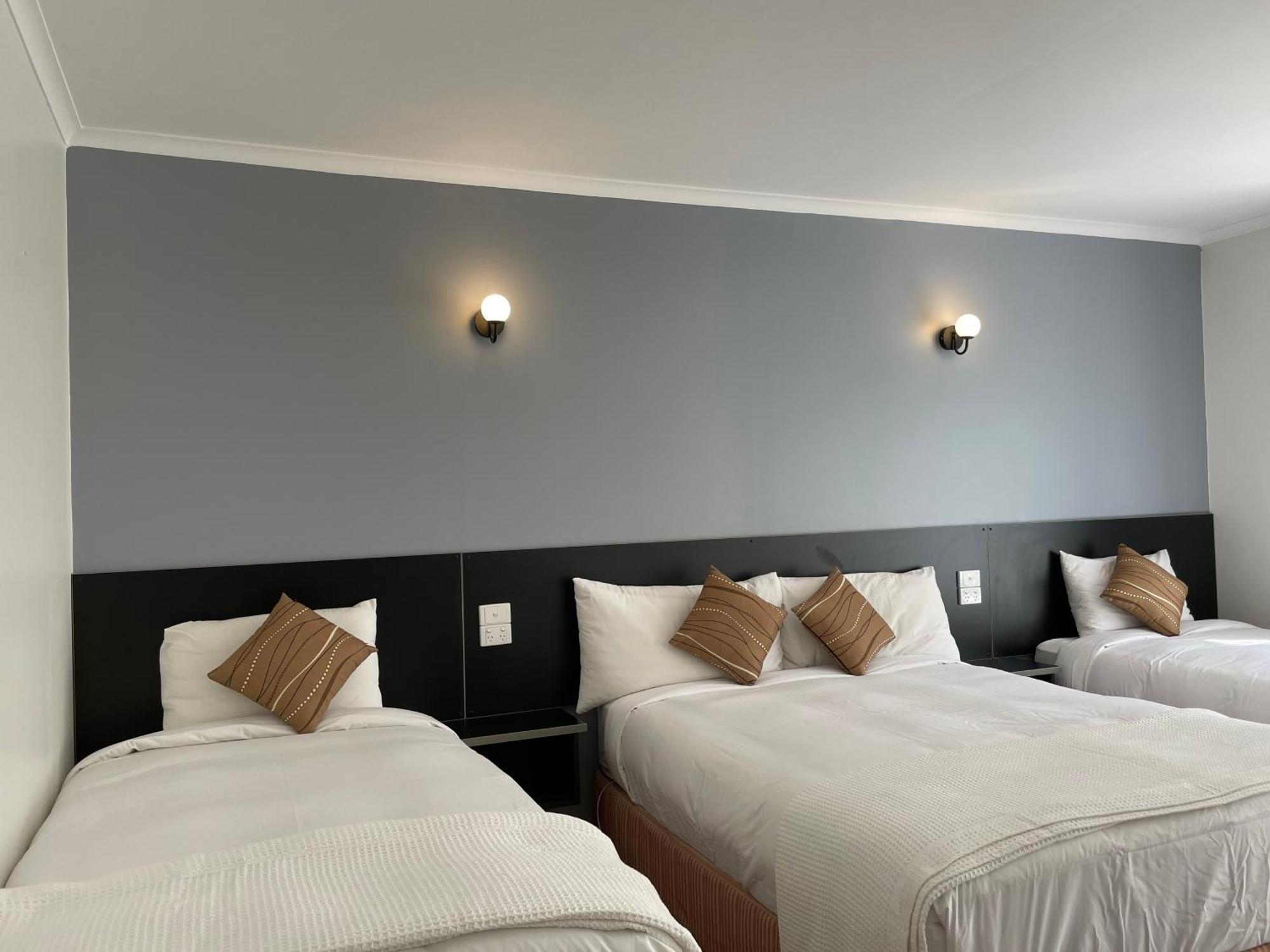 Golden Chain Country Plaza Motel هولز غاب المظهر الخارجي الصورة