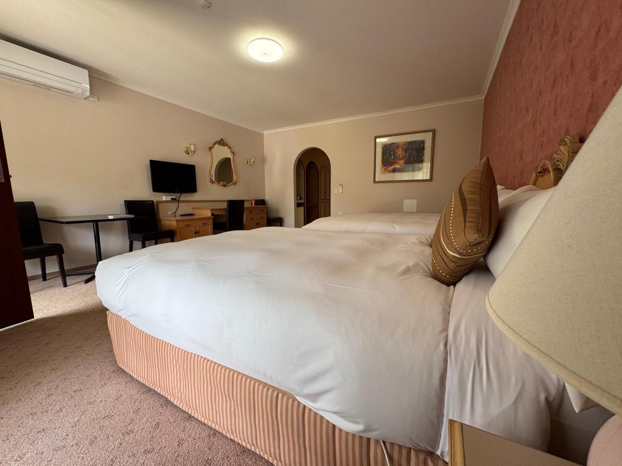 Golden Chain Country Plaza Motel هولز غاب المظهر الخارجي الصورة